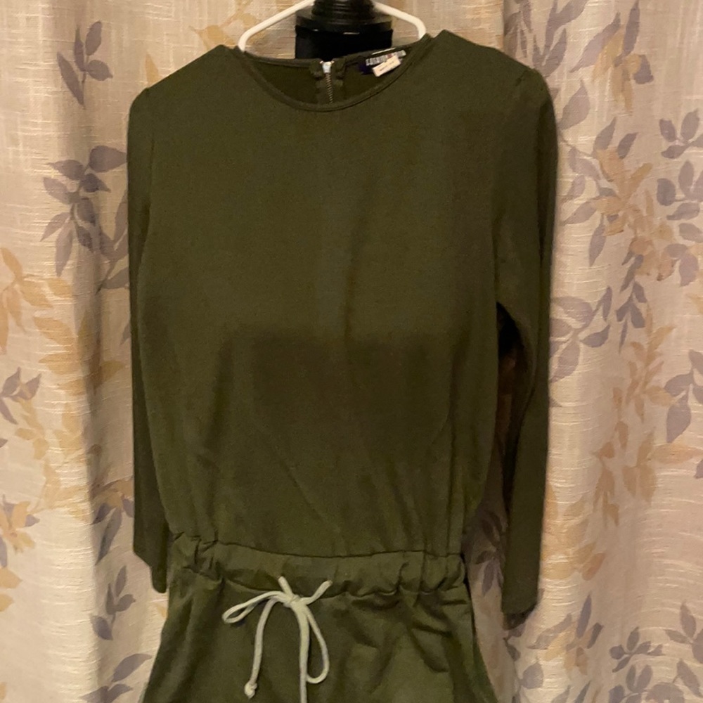 Fashion Nova Jumper with open knees